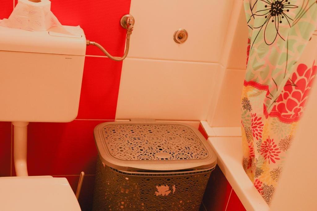 Place In Apartment *